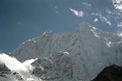 
The main summit of Chomolonzo (7790m) is on the left, and Chomolonzo Central (7540m) on the right.
